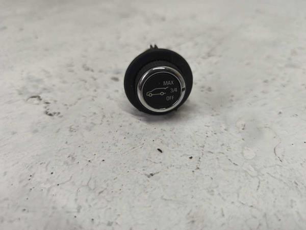 BOUTON HAYON OPEL - Vue 1